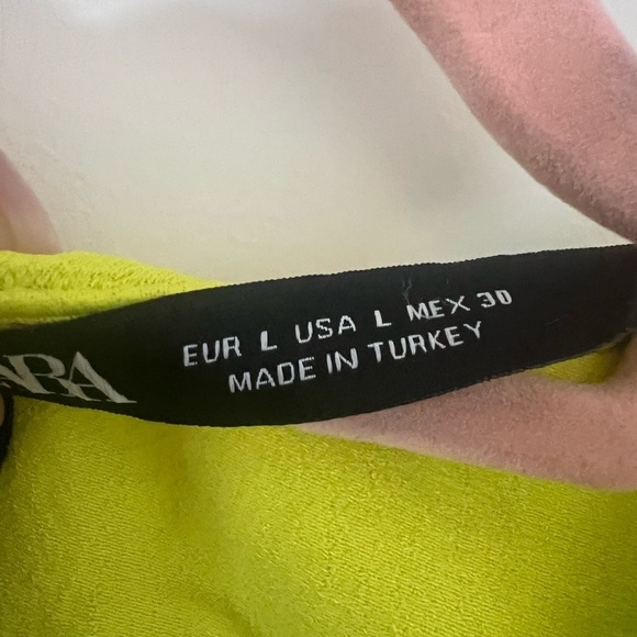 Neon Yellow Sleeveless Tie-Front CropTop Size Large - Picture 5 of 7